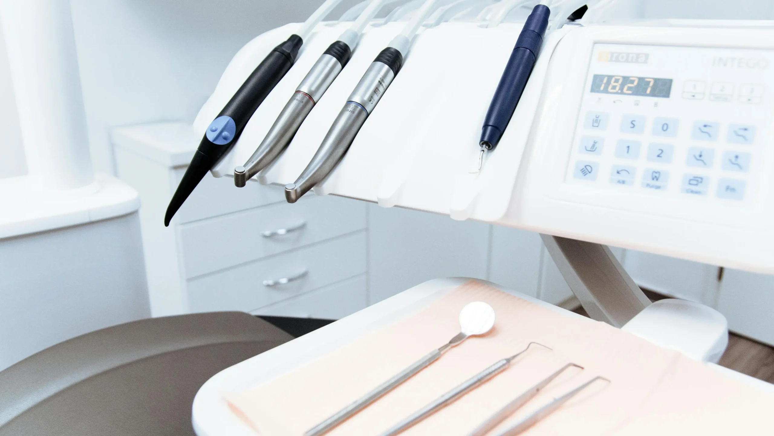 Dental tools for deep sedation during wisdom teeth removal