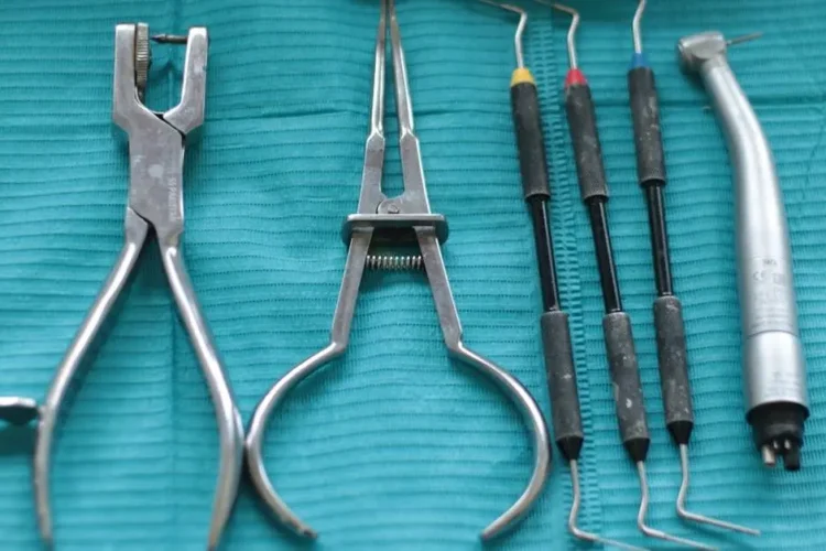 Dental tools used for different types of dental fillings.