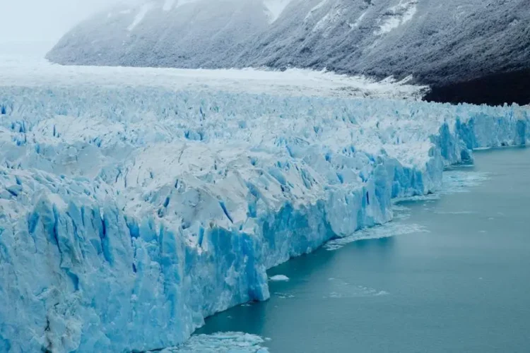 Perito Moreno Glacier representing signs you need a root canal.